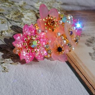 ハンドメイド　桜満開のバレッタ(ヘアアクセサリー)