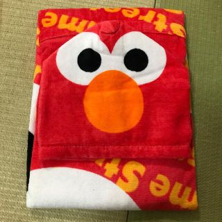 セサミストリート(SESAME STREET)のセサミストリート　フード付きタオル(タオル/バス用品)