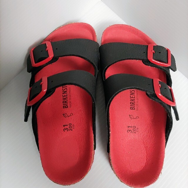 BIRKENSTOCK(ビルケンシュトック)の最終値下げ　早い者勝ち　ビルケンシュトック サンダル　31(20.0㎝)レッド キッズ/ベビー/マタニティのキッズ靴/シューズ(15cm~)(サンダル)の商品写真