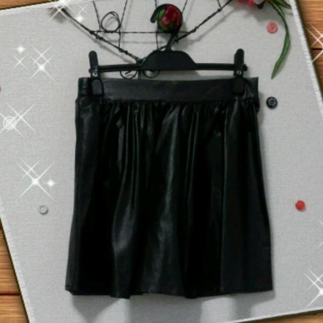 INGNI(イング)のINGNIフェイクレザースカート☆ レディースのスカート(ミニスカート)の商品写真