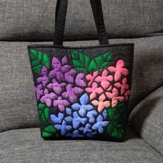 購入者が決まりました！ハンドメイド ハワイアンキルトバッグ (紫陽花 ...