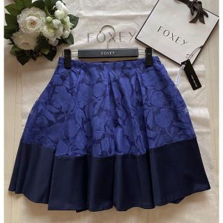 フォクシー(FOXEY)の紙タグあり✨FOXEY PLEAT SHORTスカート38(ひざ丈スカート)