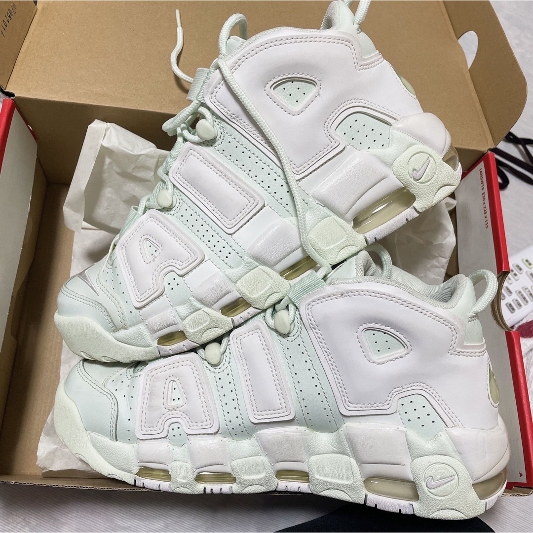 NIKE - NIKE モアアップテンポ BARELY GREEN 25.5㎝ (中古・美品)の ... 美品 ナイキ NIKE スニーカー レディース 22.5