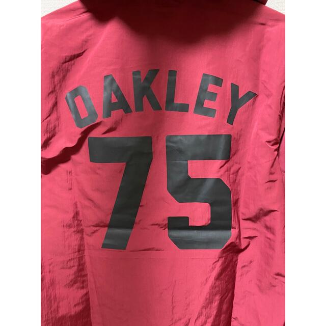 Oakley(オークリー)の新品　オークリー　ナイロンパーカー  Mサイズ〔日本サイズ〕 メンズのジャケット/アウター(ナイロンジャケット)の商品写真
