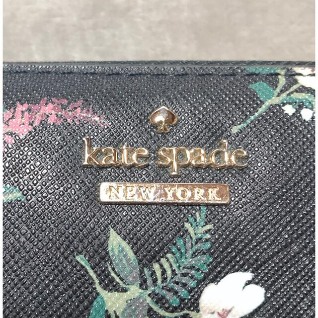 kate spade new york(ケイトスペードニューヨーク)のケイトスペード　花柄　長財布 レディースのファッション小物(財布)の商品写真