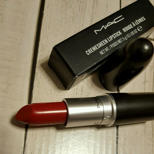 MAC(マック)のMAC 口紅ブレイブレッド コスメ/美容のベースメイク/化粧品(口紅)の商品写真