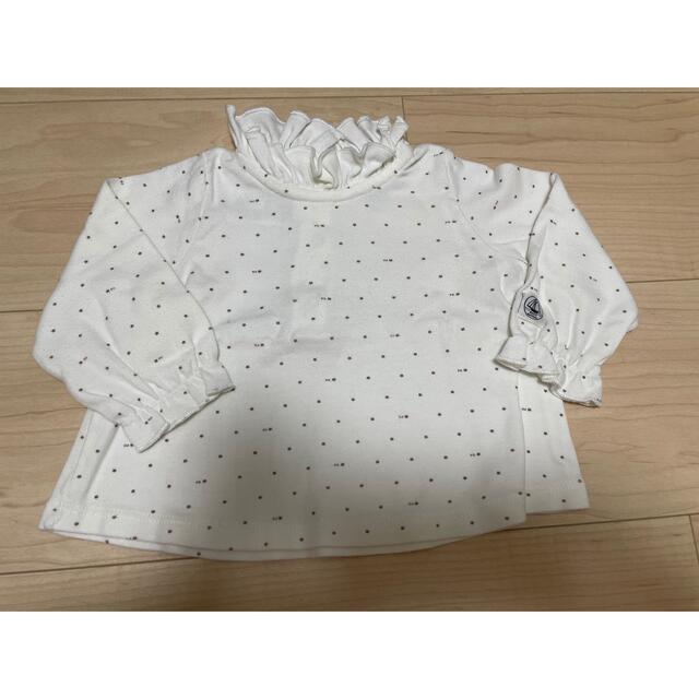 PETIT BATEAU(プチバトー)の美品 プチバトー ベビー　カットソー　6M 67センチ キッズ/ベビー/マタニティのベビー服(~85cm)(シャツ/カットソー)の商品写真