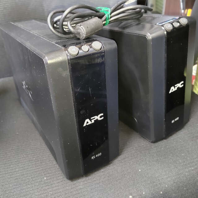 最終値下げ  - A.P.C 【通電確認済】APC 2台セット　バッテリー 無停電電源装置RS400 PC周辺機器