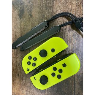 ニンテンドースイッチ(Nintendo Switch)のswitchジョイコン　黄色(家庭用ゲーム機本体)