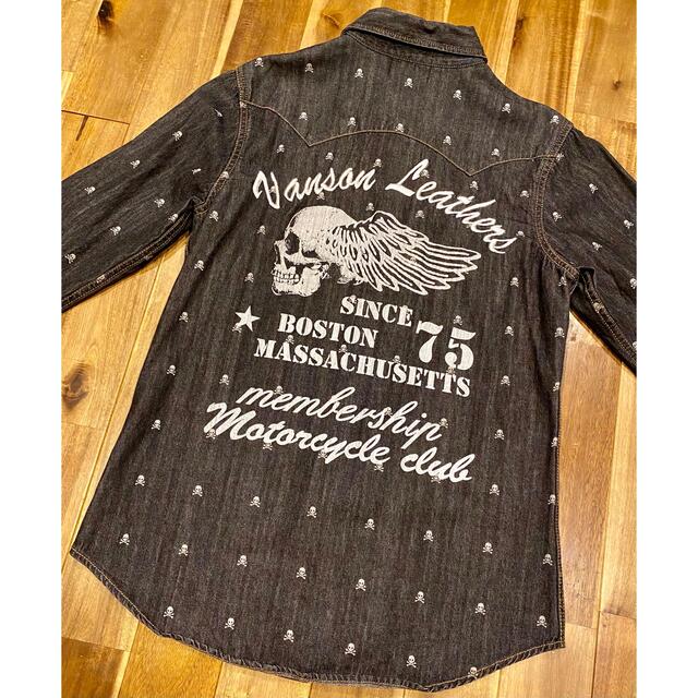 VANSON(バンソン)の【入手困難】VANSON デニムシャツ M 総柄 刺繍 スカル ビックロゴ  メンズのトップス(シャツ)の商品写真