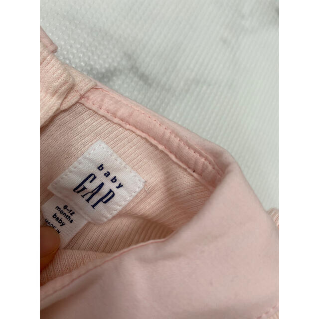 babyGAP(ベビーギャップ)の美品　ベビーギャップ　襟付き　ロンパース　ピンク キッズ/ベビー/マタニティのベビー服(~85cm)(ロンパース)の商品写真