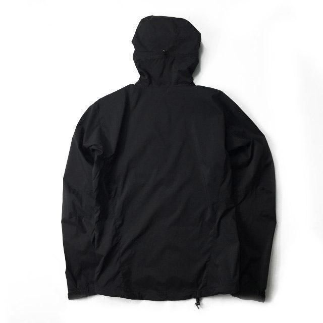 ARC'TERYX(アークテリクス)のアークテリクス Squamish ナイロンパーカー(M)黒 201112 メンズのジャケット/アウター(ナイロンジャケット)の商品写真