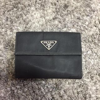 プラダ(PRADA)のプラダ　二つ折り財布(財布)