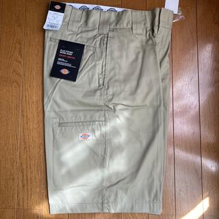 ディッキーズ(Dickies)のディッキーズ　パンツ　ショート　フラットフロントワークパンツ　チノ　カーキ　新品(ワークパンツ/カーゴパンツ)