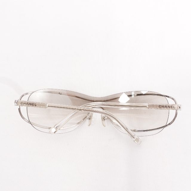 CHANEL(シャネル)のCHANEL シャネル　サングラス　レディース　シルバー レディースのファッション小物(サングラス/メガネ)の商品写真
