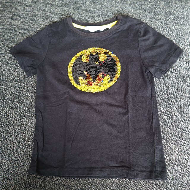 H&M(エイチアンドエム)のバットマン スーパーマン スパンコール  Tシャツ 110cm キッズ/ベビー/マタニティのキッズ服男の子用(90cm~)(Tシャツ/カットソー)の商品写真