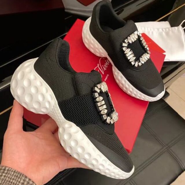 品揃え豊富で ROGER VIVIER - ロジェヴィヴィエ スニーカー 37