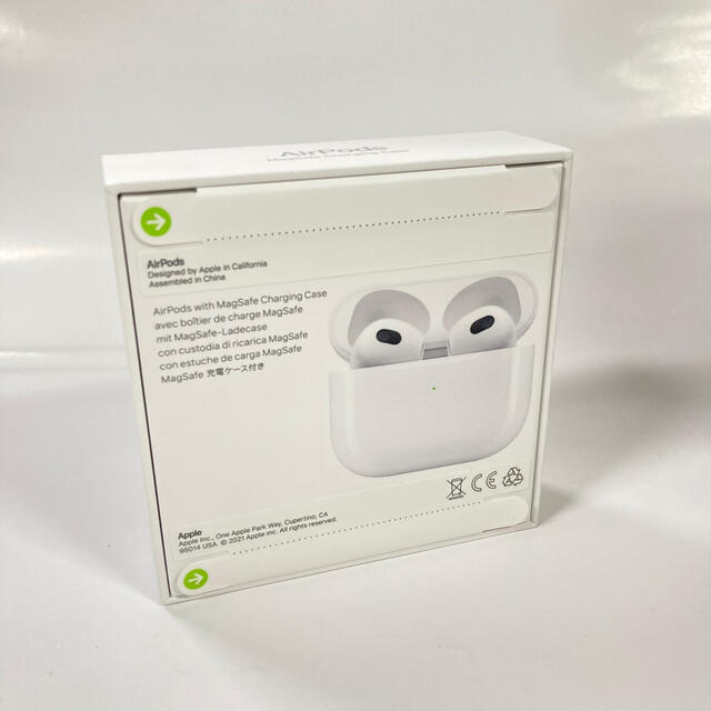 Apple(アップル)のApple 国内正規品 AirPods 第3世代 MME73J/A スマホ/家電/カメラのオーディオ機器(ヘッドフォン/イヤフォン)の商品写真