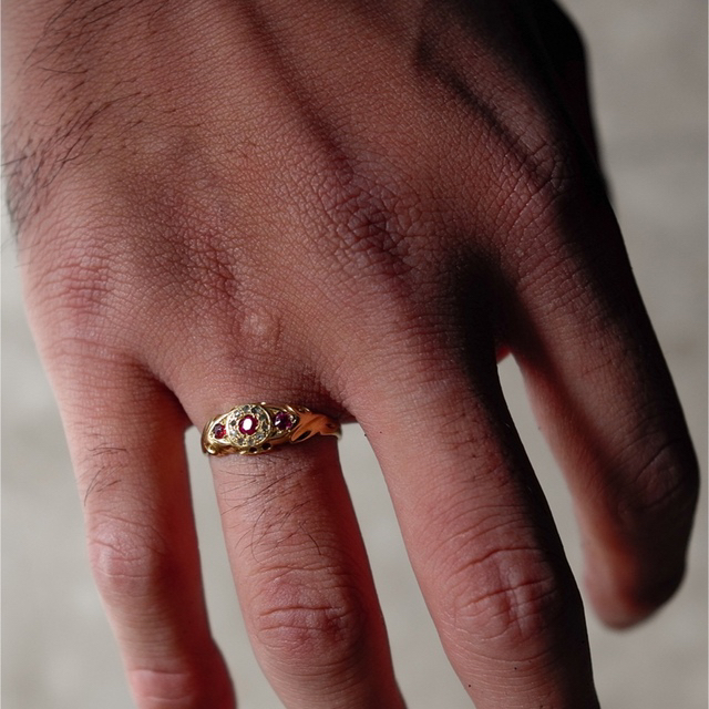 Victorian 18K gold ruby diamonds ring