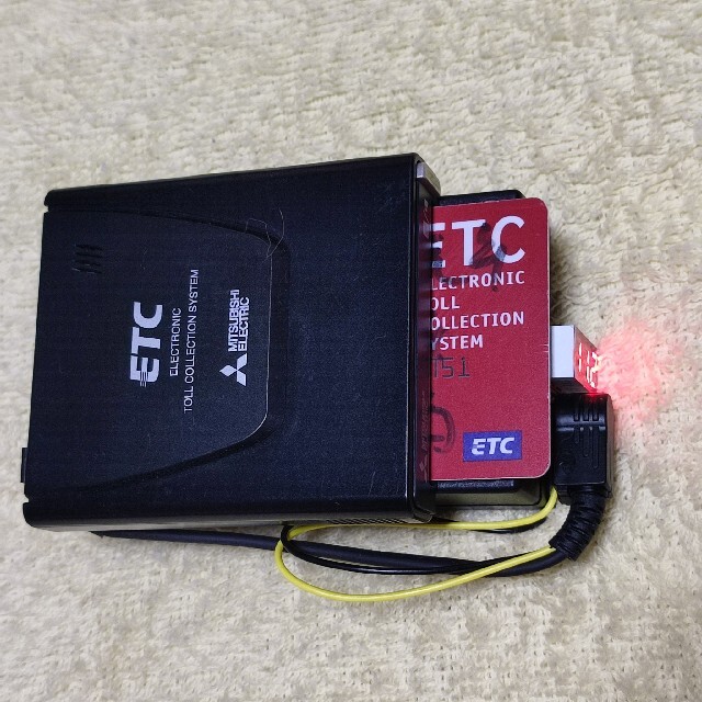 三菱製 超小型アンテナ一体型ETC リチウム充電池 + 電圧計 自主運用 三菱製 超小型アンテナ一体型ETC リチウム充電池 + 電圧計 自主運用