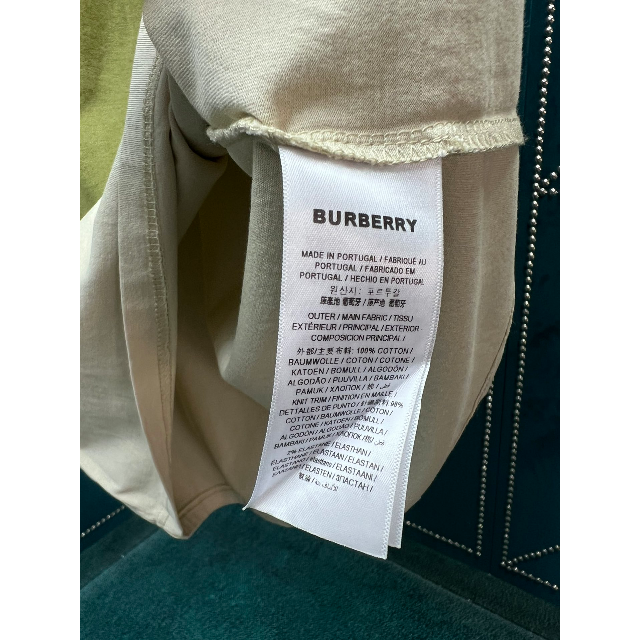 最安値人気 BURBERRY - BURBERRY アブストラクトグラフィックTシャツの通販 by Suu.'s shop｜バーバリーならラクマ  SALE人気セール - rvesv.ro