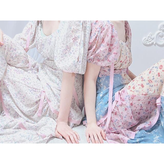 merry jenny(メリージェニー)のpatchwork flower chiffon dress レディースのワンピース(ロングワンピース/マキシワンピース)の商品写真