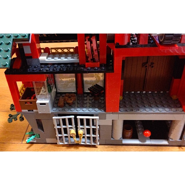 Lego(レゴ)の専用！レゴ★ニンジャゴー ニンジャゴーシティ神殿 建物・備品 美品 大型セット エンタメ/ホビーのおもちゃ/ぬいぐるみ(その他)の商品写真