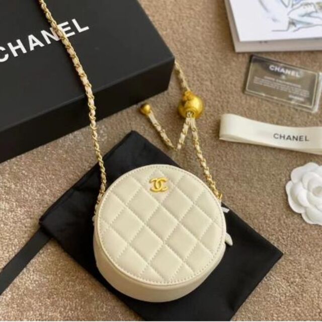 ッグです CHANEL - シャネル CHANELラウンドチェーンショルダーバッグの通販 by ユキト 's shop|シャネルならラクマ カテゴリ