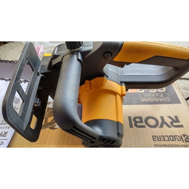 RYOBI(リョービ)のリョウビ(京セラ)電動チェーンソーCS-2502 スポーツ/アウトドアの自転車(工具/メンテナンス)の商品写真