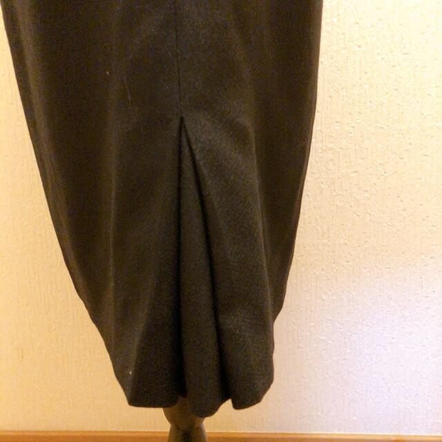 INDIVI(インディヴィ)の★インディヴィ★ブラック斜め切り替えシンプルスカート★皮ベルト付き★size38 レディースのスカート(ロングスカート)の商品写真