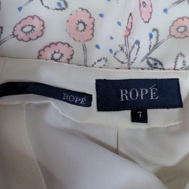 ROPE’(ロペ)のセール❗　ROPE'　ロペ　膝丈スカート　花柄スカート レディースのスカート(ひざ丈スカート)の商品写真