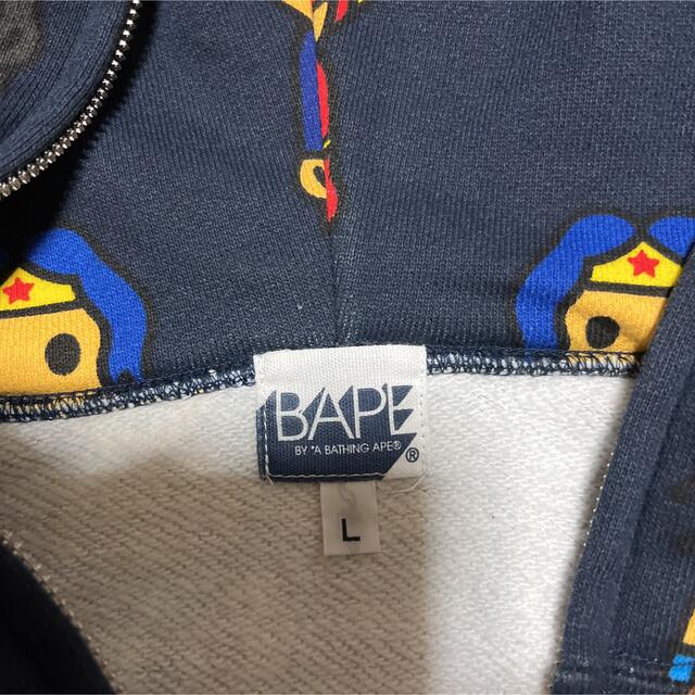 A BATHING APE(アベイシングエイプ)の初期　APE BAPE  KAWS DC BABY MILO パーカー　L メンズのトップス(パーカー)の商品写真