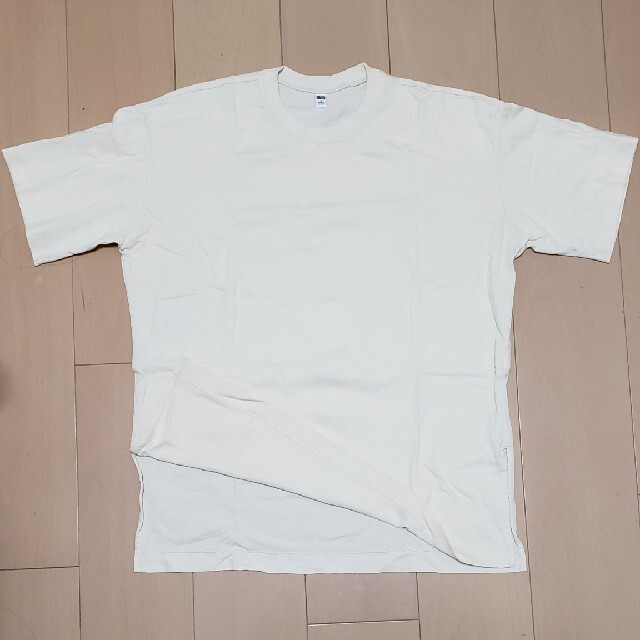 UNIQLO(ユニクロ)の【ユニクロ】レディース　Sサイズ　スリット入りTシャツ レディースのトップス(Tシャツ(半袖/袖なし))の商品写真