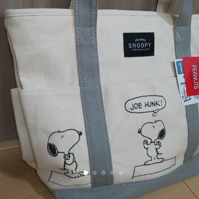 PEANUTS(ピーナッツ)のスヌーピー　トートバッグ　キャンバストート　マザーズバッグ　モノトーン レディースのバッグ(トートバッグ)の商品写真