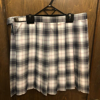 コノミ(CONOMi)のCONOMi プリーツスカート　(ホワイト×ネイビー)(ひざ丈スカート)