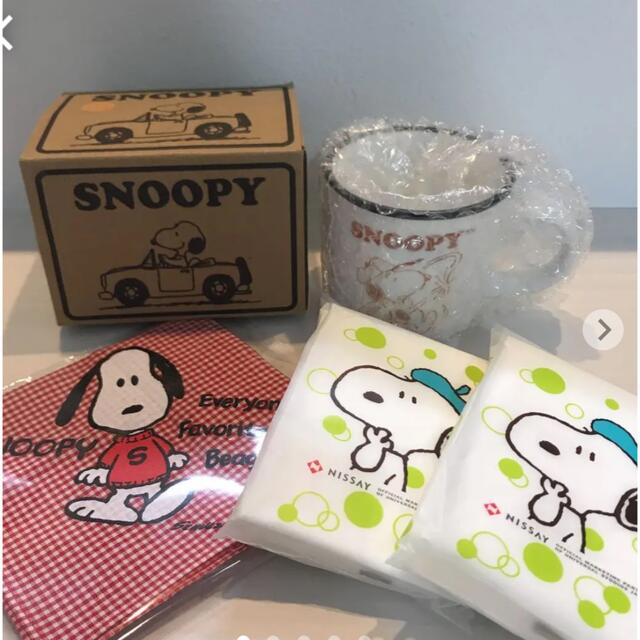 SNOOPY(スヌーピー)のスヌーピー マグカップ＆ハンカチ＆ポケットティッシュセット インテリア/住まい/日用品のキッチン/食器(グラス/カップ)の商品写真