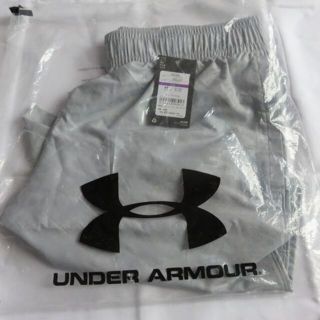 アンダーアーマー(UNDER ARMOUR)の新品アンダーアーマー メンズ ウインド ハーフパンツ ライトグレー　２XL(ショートパンツ)