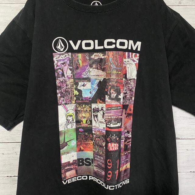 volcom(ボルコム)の【希少デザイン】ボルコム☆プリントフォトロゴブラックTシャツ メンズのトップス(Tシャツ/カットソー(半袖/袖なし))の商品写真