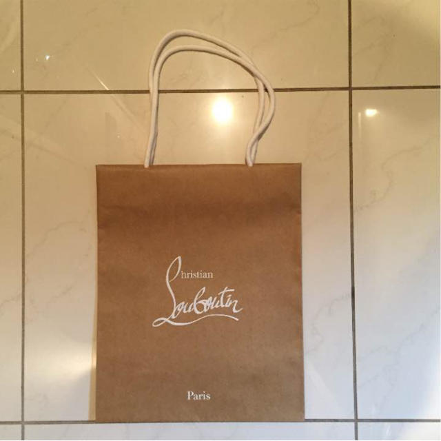 Christian Louboutin(クリスチャンルブタン)のAYOU 様専用 ルブタン 4セット❤️紙袋 ショッパー レディースのバッグ(ショップ袋)の商品写真