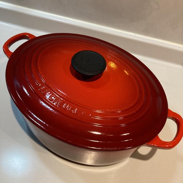 LE CREUSET(ルクルーゼ)のル・クルーゼ　オーバル レッド 27cm 美品 インテリア/住まい/日用品のキッチン/食器(鍋/フライパン)の商品写真