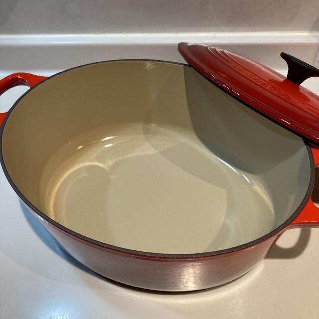 LE CREUSET(ルクルーゼ)のル・クルーゼ　オーバル レッド 27cm 美品 インテリア/住まい/日用品のキッチン/食器(鍋/フライパン)の商品写真