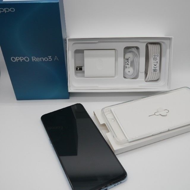 OPPO(オッポ)のOPPO Reno3 A ホワイト 楽天モデル SIMフリー スマホ/家電/カメラのスマートフォン/携帯電話(スマートフォン本体)の商品写真
