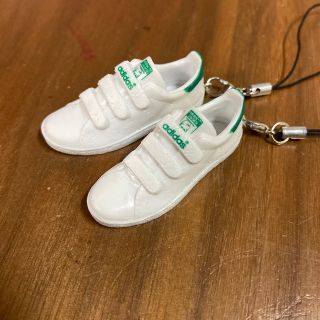 アディダス(adidas)の2個　アディダス　スタンスミス　adidas ストラップ　キーホルダー (スニーカー)