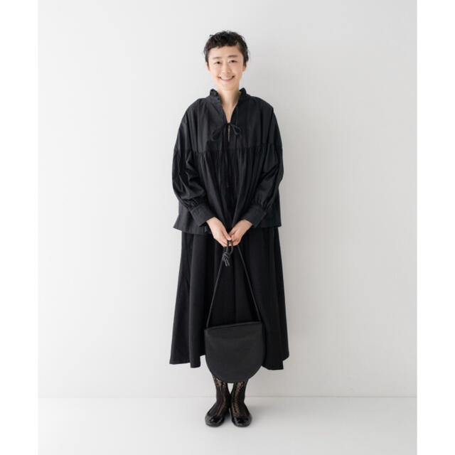 nest Robe(ネストローブ)のネストローブ  ★フリルギャザーブラウス レディースのトップス(シャツ/ブラウス(長袖/七分))の商品写真