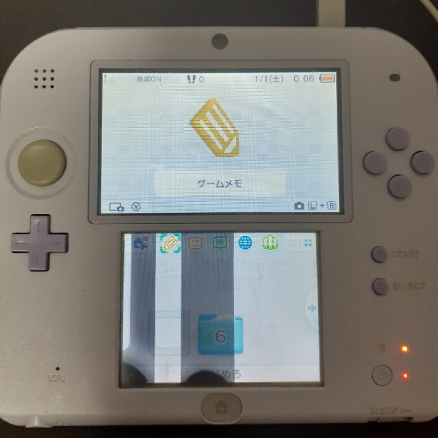 ニンテンドー2DS(ニンテンドー2DS)の2ds　ジャンク品 エンタメ/ホビーのゲームソフト/ゲーム機本体(携帯用ゲーム機本体)の商品写真