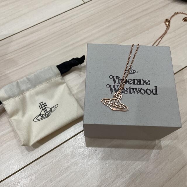 Vivienne Westwood(ヴィヴィアンウエストウッド)のヴィヴィアンウエストウッド　ネックレス　ピンクゴールド レディースのアクセサリー(ネックレス)の商品写真