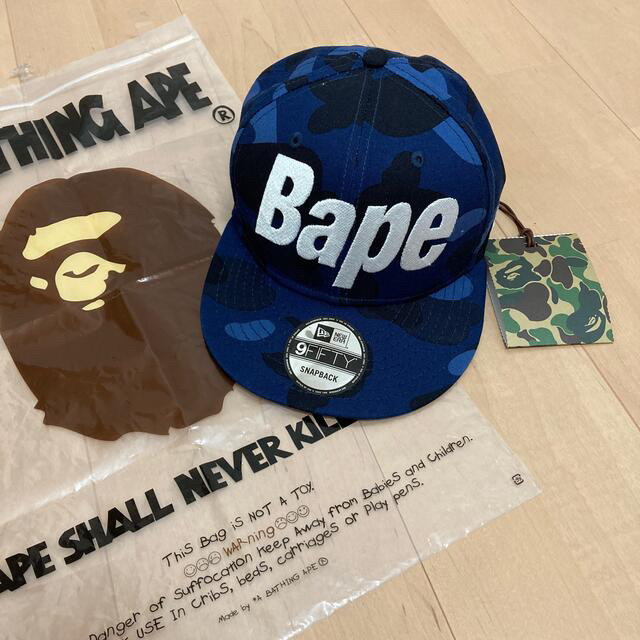 【新品タグ付A BATHING APE アベイシングエイプ　キャップ　ブルーカモ帽子