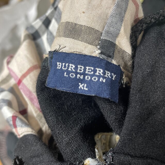 BURBERRY - 激レア❗️バーバリー ジップパーカー❗️の通販 by ゆうき