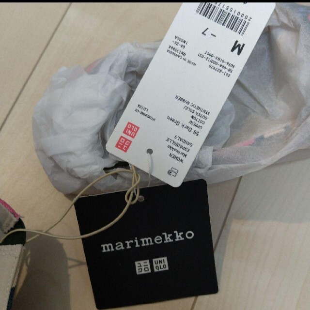 marimekko(マリメッコ)のmarimekkoコラボ　ユニクロ　海外限定　24cm レディースの靴/シューズ(サンダル)の商品写真