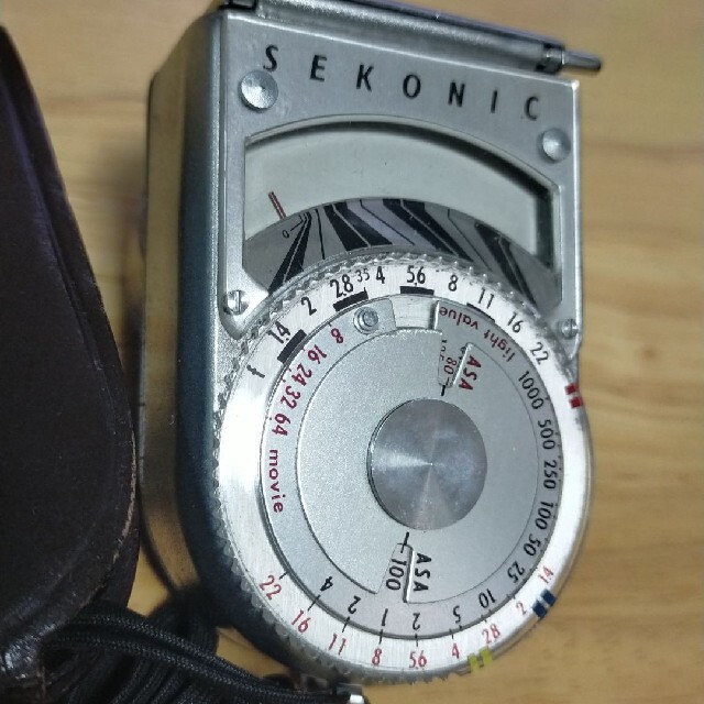 SEKONIC  セコニック セレン式  露出計　L-8 スマホ/家電/カメラのカメラ(露出計)の商品写真